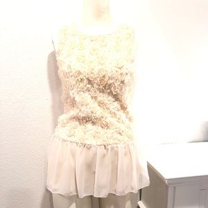 Mmm cream 3D rose 🌹 covered blouse in a size M